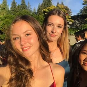 Meet your Posher, Maya